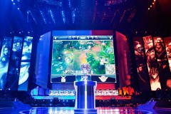 电子竞技LPL巅峰战：策略对决与三国智谋沙盘战术解析